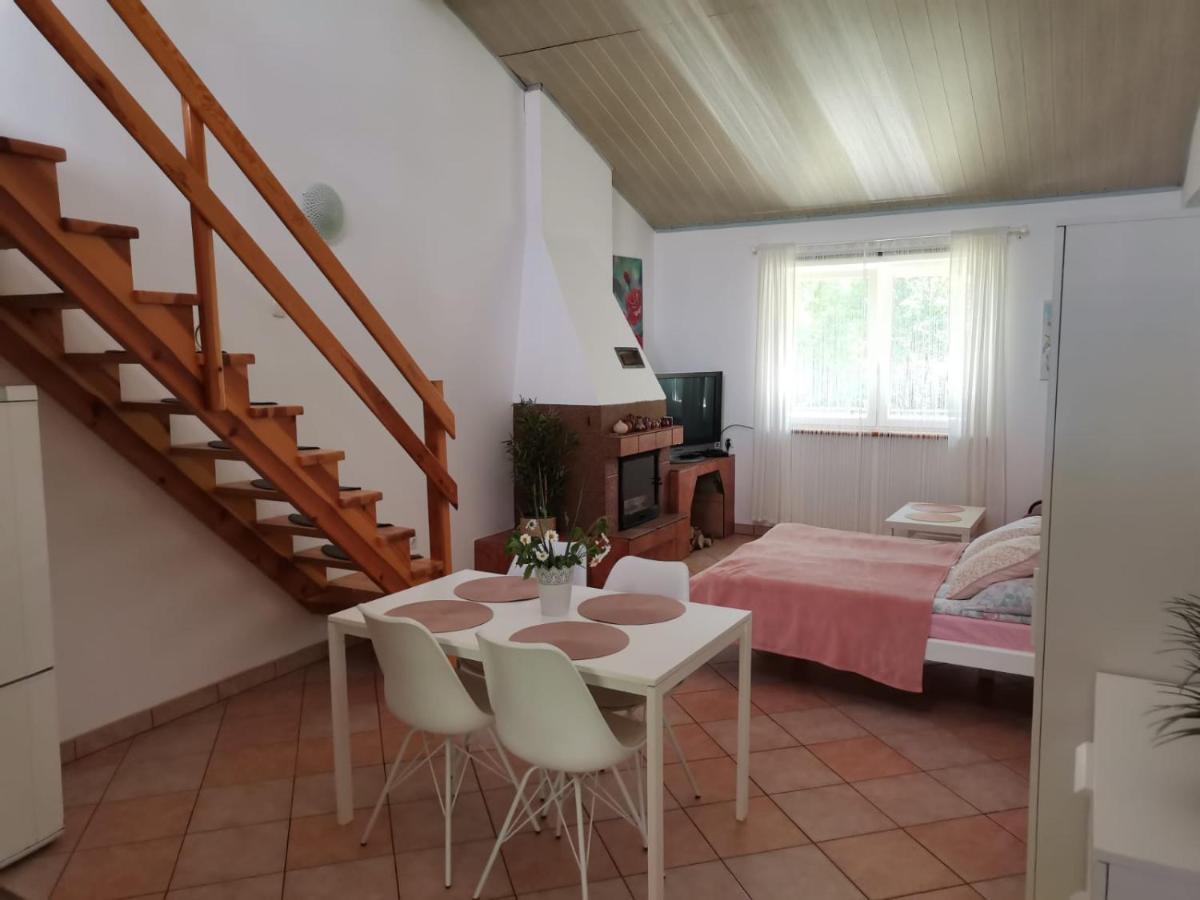 Agroturystyka "Trzy Deby" W Sasinie Villa Sasino Exterior photo